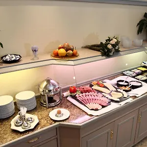 Ambiente Garni 3*, Munich Germany